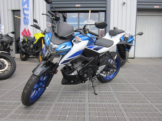 SUZUKI GSX-S 125 ABS 4