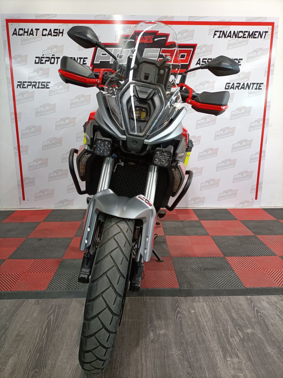 QJ MOTOR SRT 600 SX 4