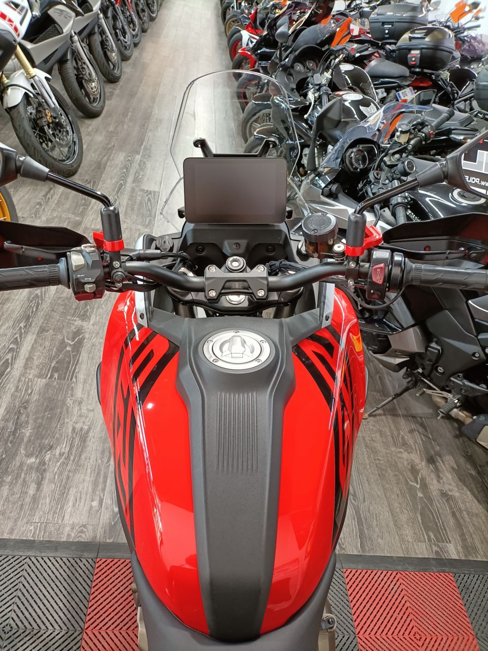 QJ MOTOR SRT 600 SX 4