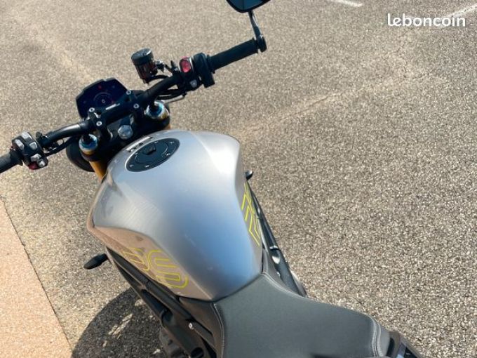 TRIUMPH SPEED TRIPLE 1200 RS 4