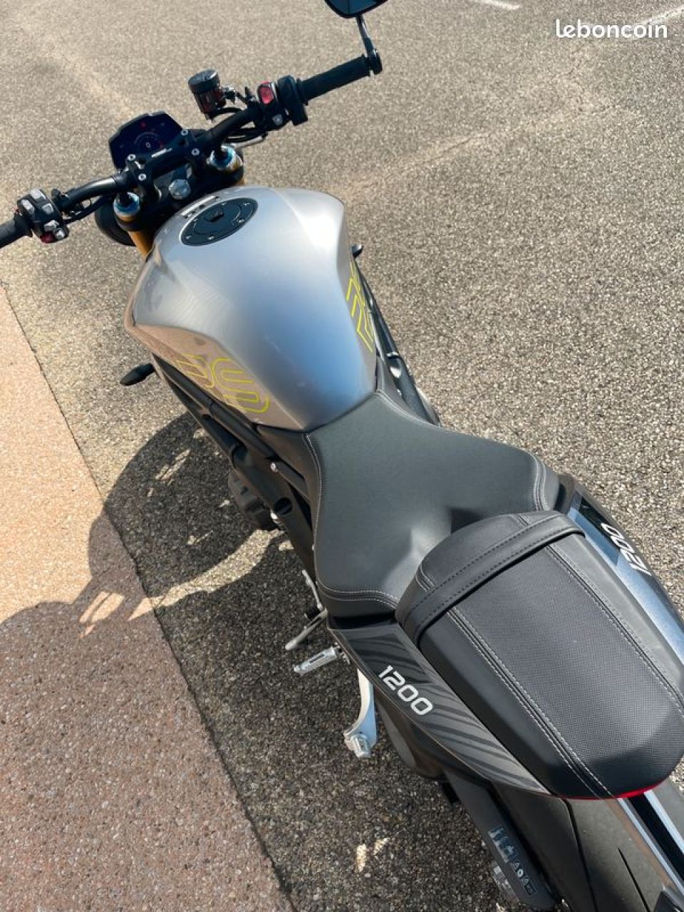 TRIUMPH SPEED TRIPLE 1200 RS 4