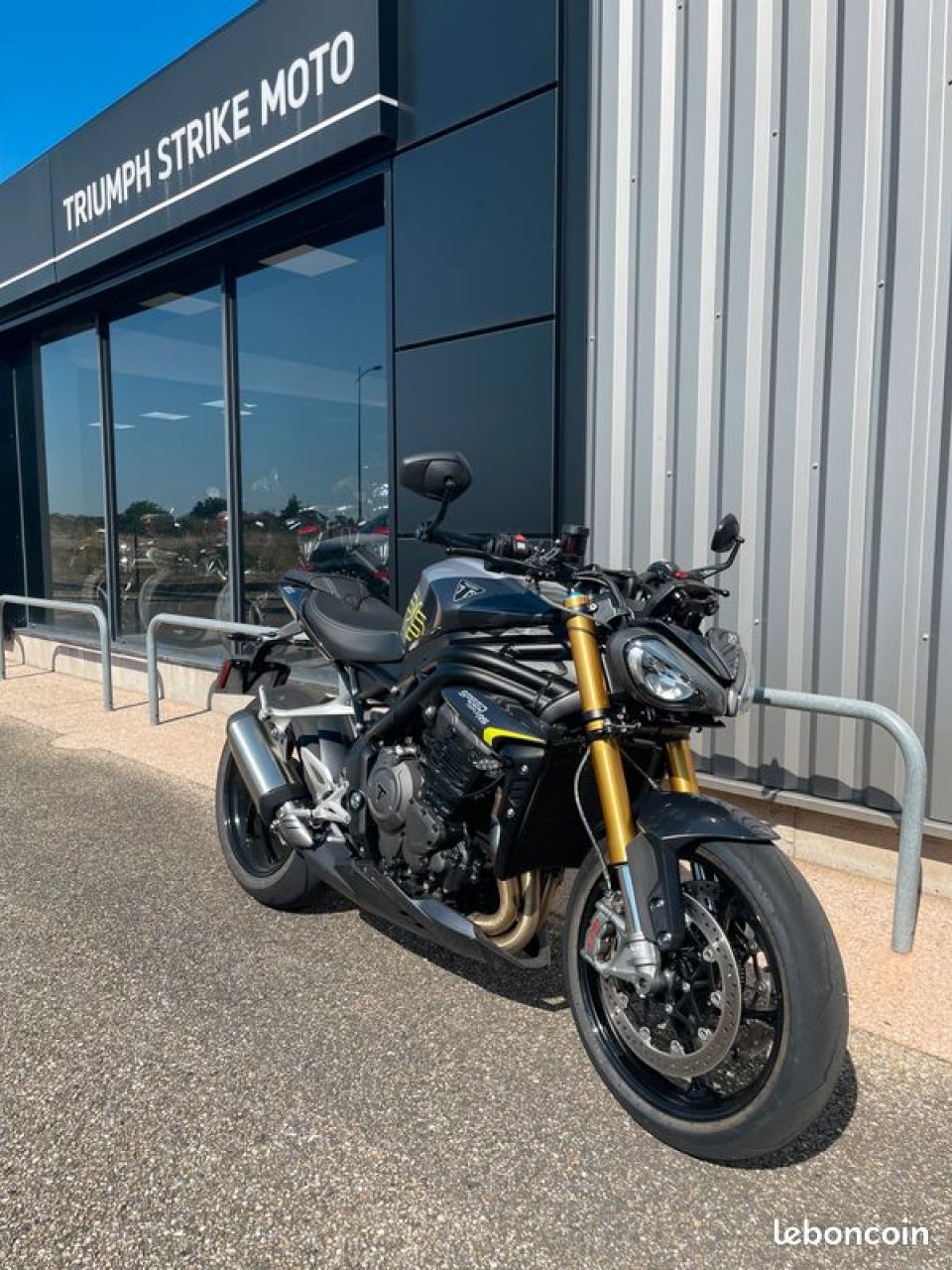 TRIUMPH SPEED TRIPLE 1200 RS 4
