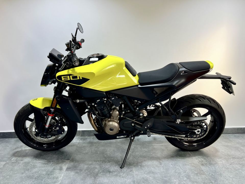 HUSQVARNA 801 Vitpilen 4