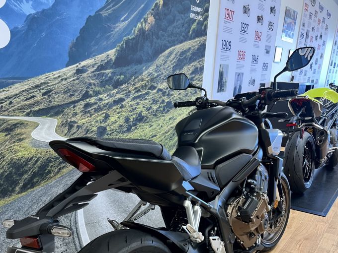 HONDA CB650R Neo Sports Café 4