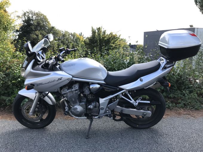 SUZUKI GSF 600 S BANDIT 4
