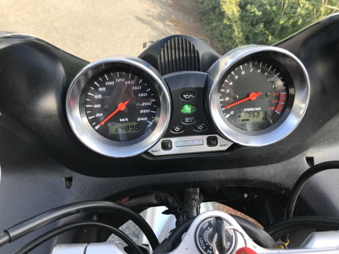 SUZUKI GSF 600 S BANDIT 4