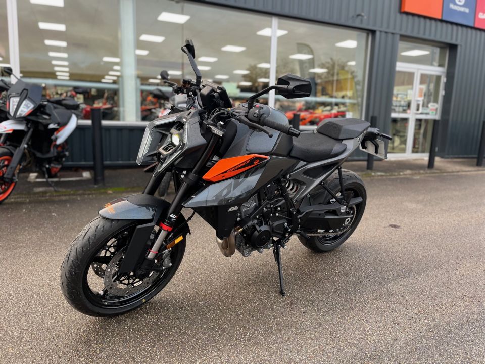 KTM 990 DUKE 4