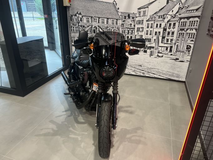 HARLEY-DAVIDSON SPORTSTER IRON 883 4