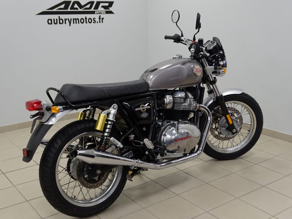ROYAL ENFIELD INTERCEPTOR 4