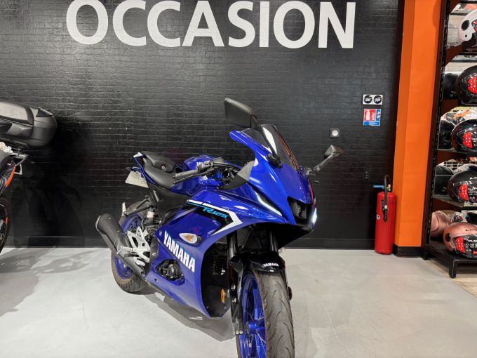 YAMAHA YZF 125 R ABS 4