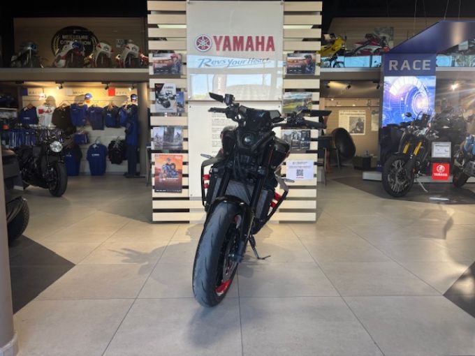 YAMAHA MT-09 TECH BLACK 142€/MOIS* +DE 4800€ D'EQUIPEMENT GTIE 12 MOIS 4