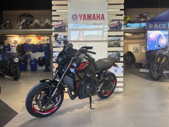 YAMAHA MT-09 TECH BLACK 142€/MOIS* +DE 4800€ D'EQUIPEMENT GTIE 12 MOIS 4