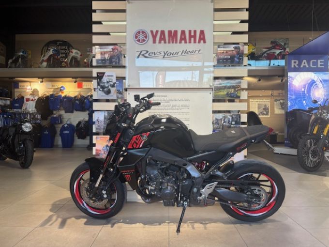 YAMAHA MT-09 TECH BLACK 142€/MOIS* +DE 4800€ D'EQUIPEMENT GTIE 12 MOIS 4