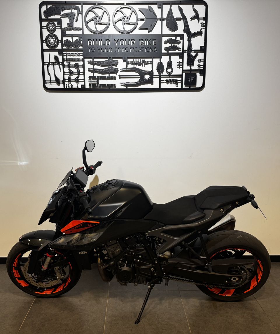 KTM 990 DUKE 4