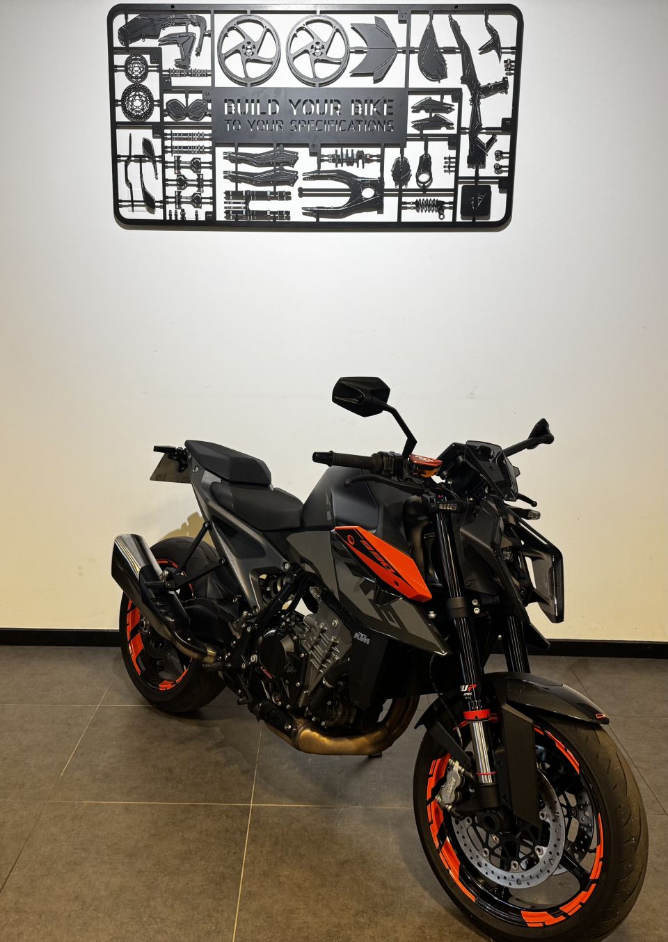 KTM 990 DUKE 4
