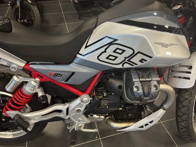 MOTO GUZZI V85 TT 850 4