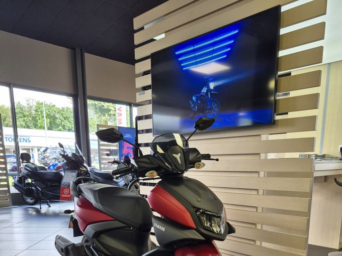 YAMAHA RayZR 125 4
