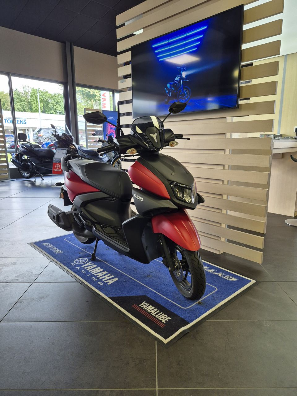 YAMAHA RayZR 125 4