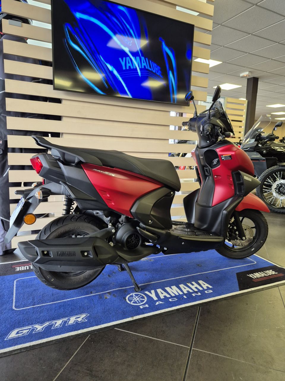 YAMAHA RayZR 125 4