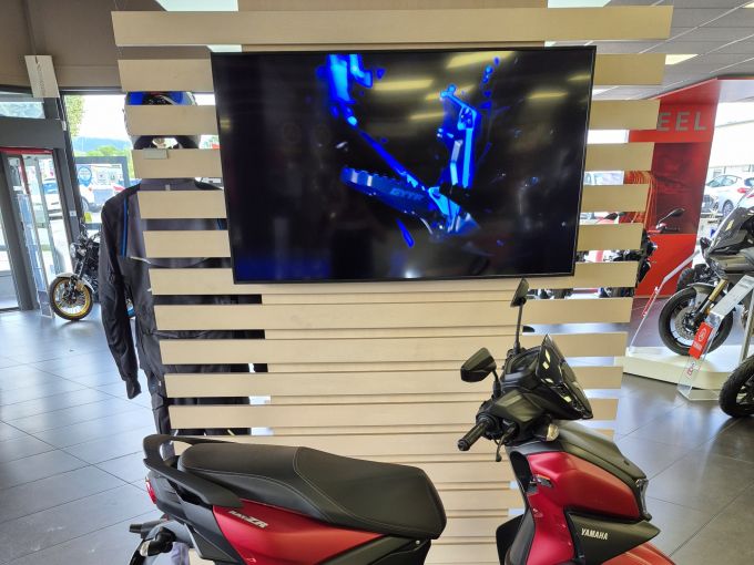 YAMAHA RayZR 125 4