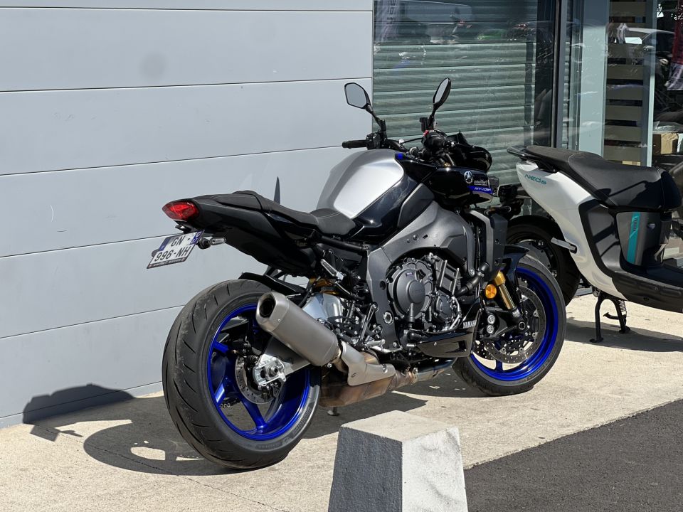 YAMAHA MT-10 SP 4