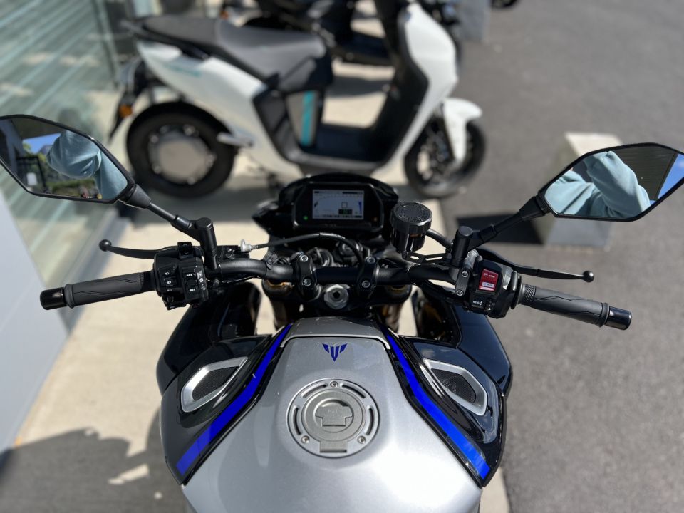 YAMAHA MT-10 SP 4