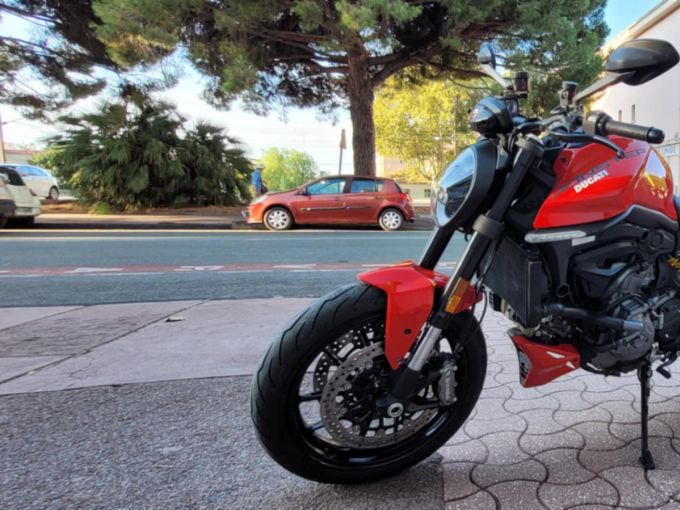 DUCATI MONSTER 900 4