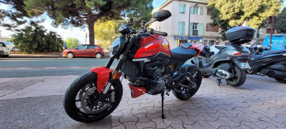 DUCATI MONSTER 900 4