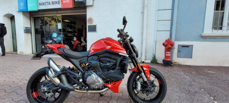 DUCATI MONSTER 900 4