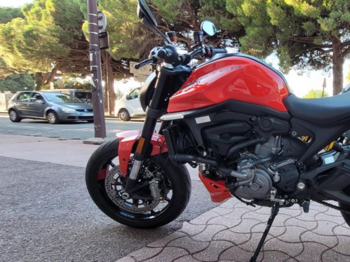 DUCATI MONSTER 900 4
