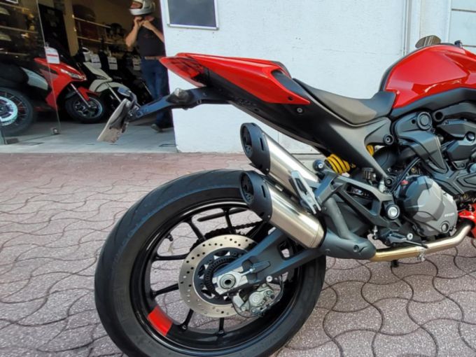 DUCATI MONSTER 900 4