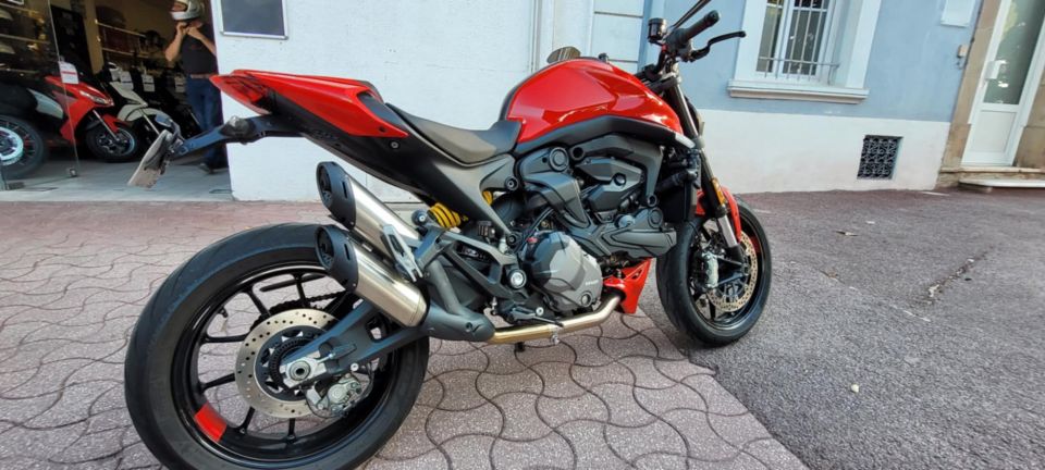 DUCATI MONSTER 900 4