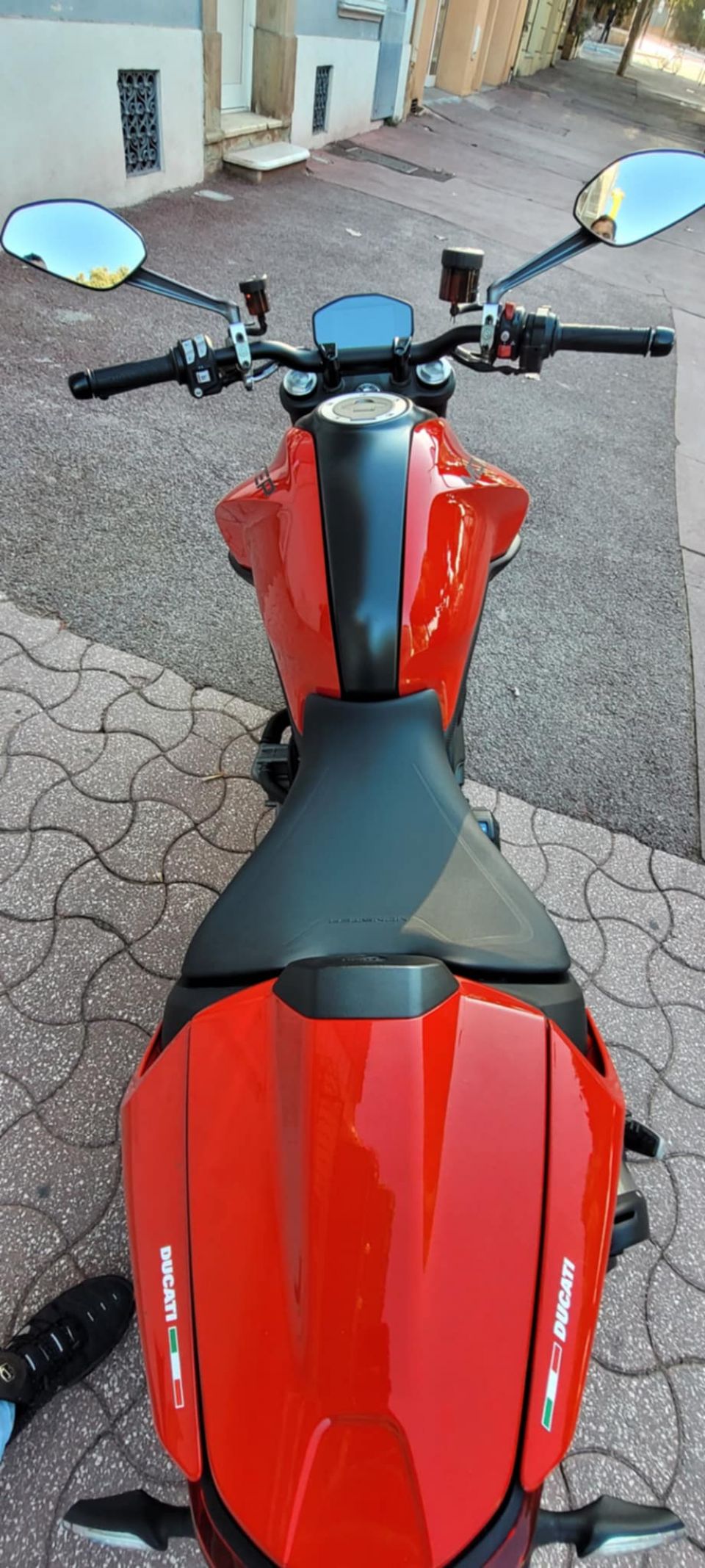 DUCATI MONSTER 900 4