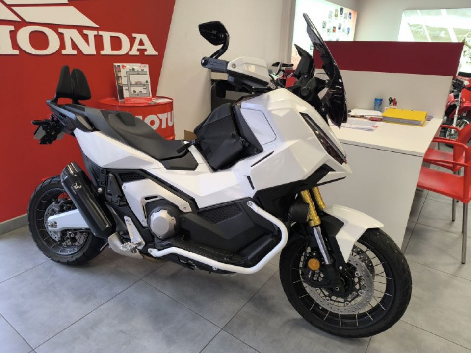 HONDA X-ADV 750 4