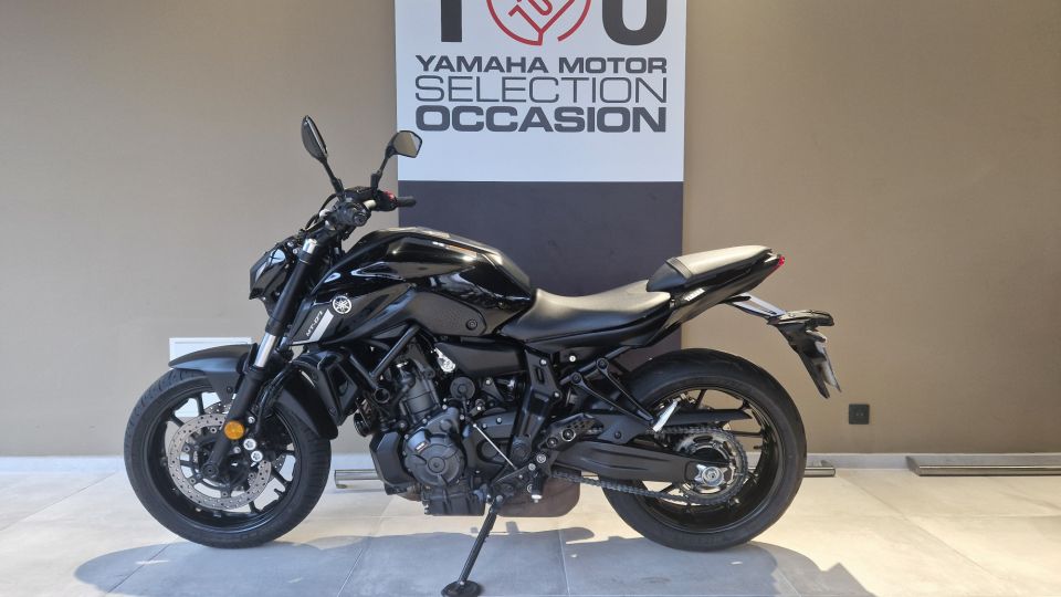 YAMAHA MT-07 (47.5CV) 4