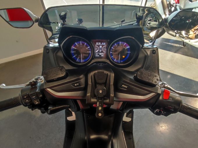 YAMAHA TMax 560E 2019 4