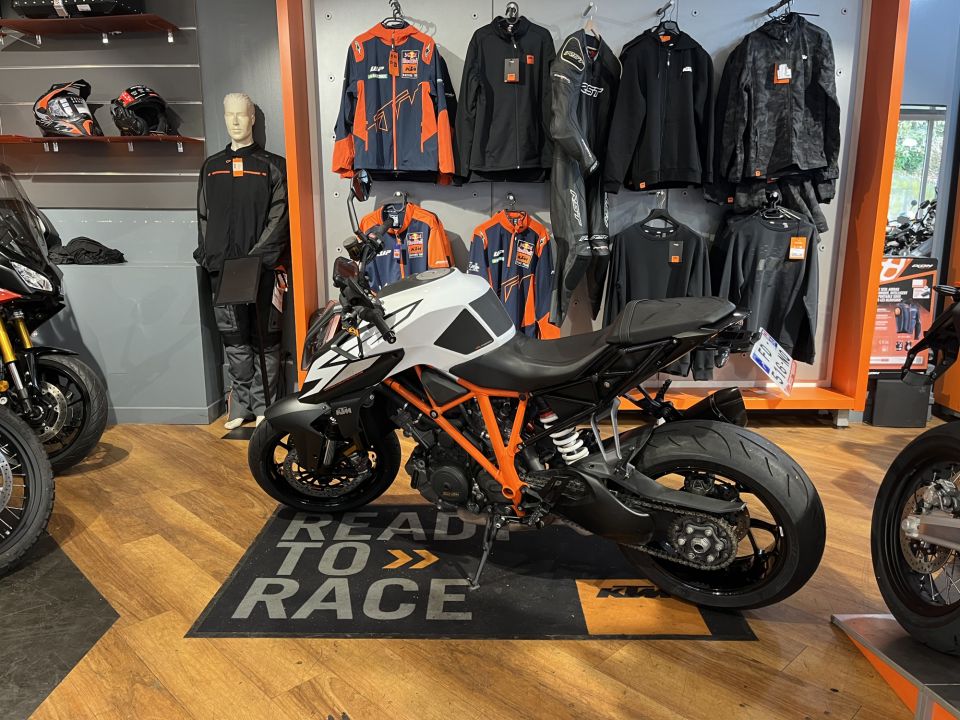 KTM 1290 SUPER DUKE R 4