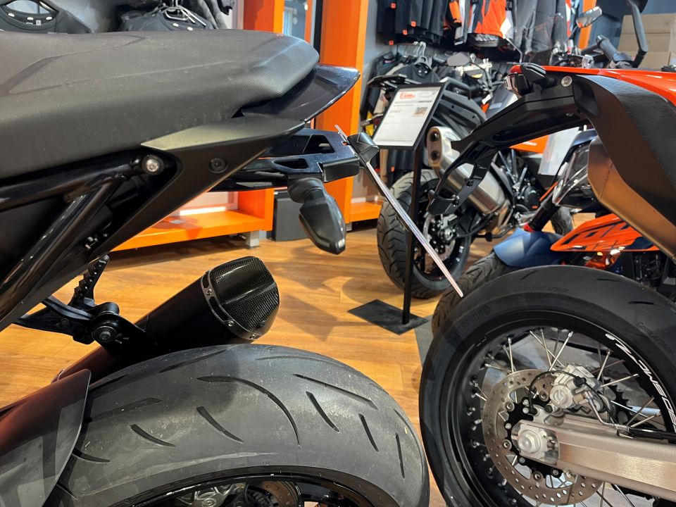 KTM 1290 SUPER DUKE R 4