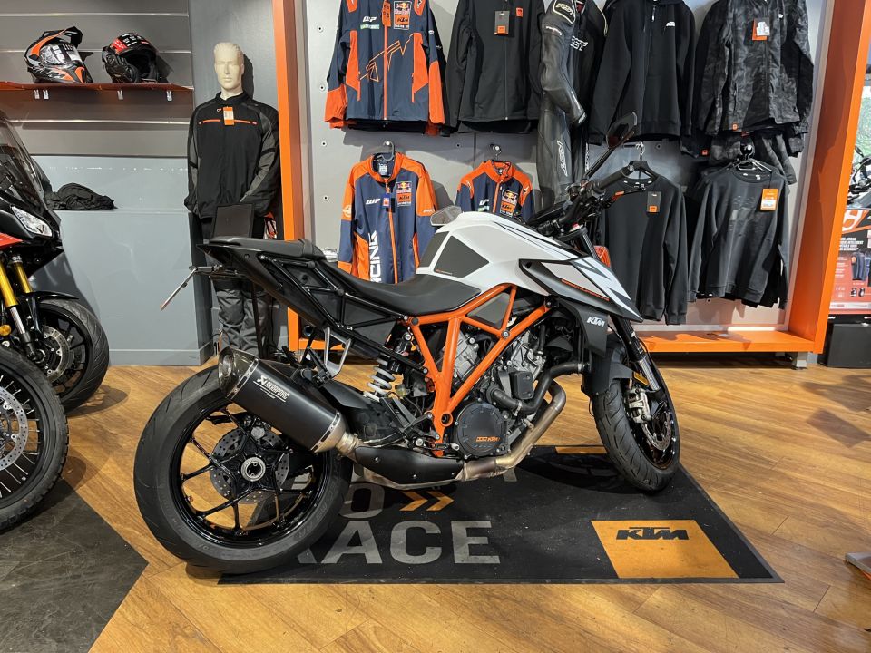 KTM 1290 SUPER DUKE R 4