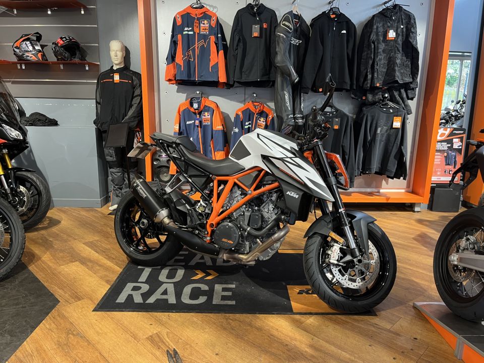 KTM 1290 SUPER DUKE R 4