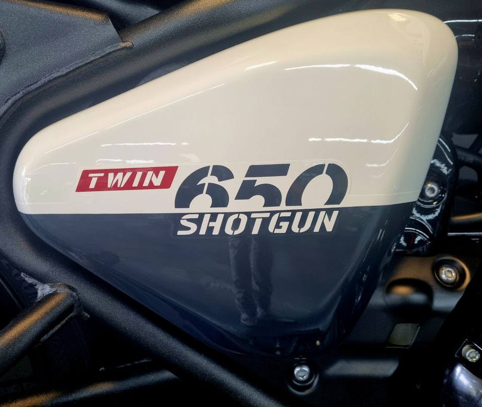 ROYAL ENFIELD SHOTGUN 650 4