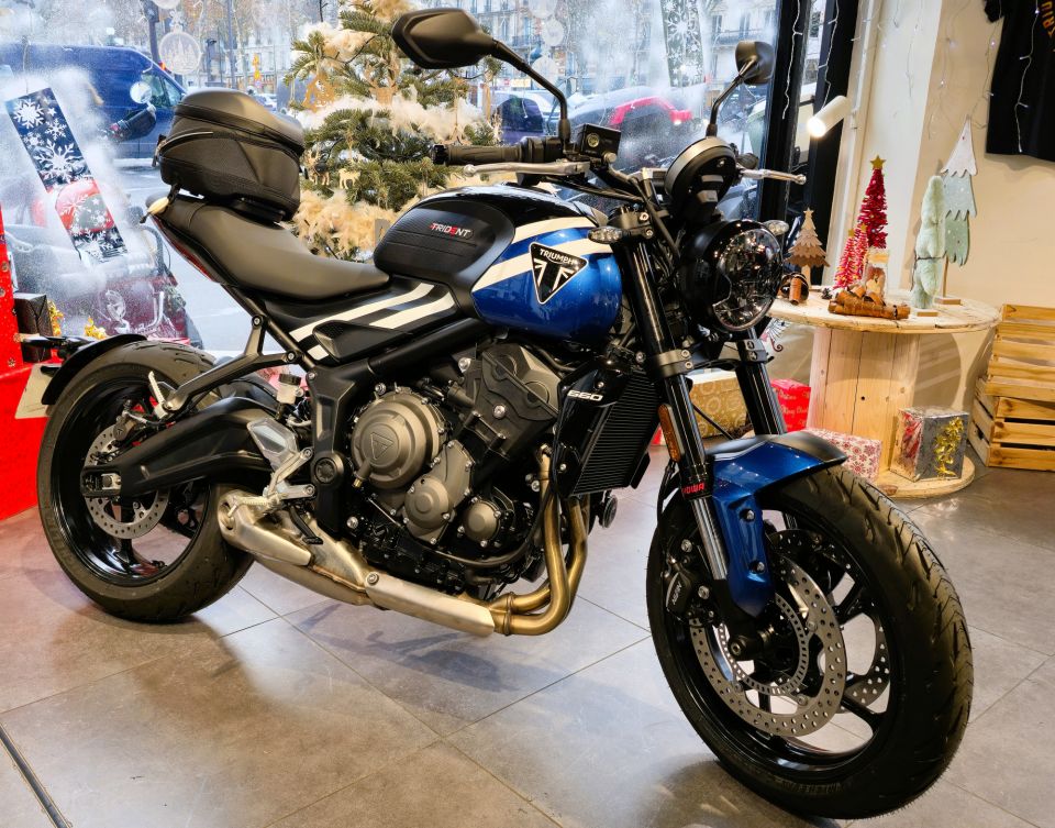 TRIUMPH TRIDENT 660 4