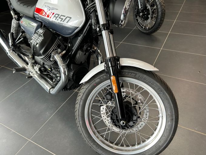 MOTO GUZZI V7 SPECIAL 4