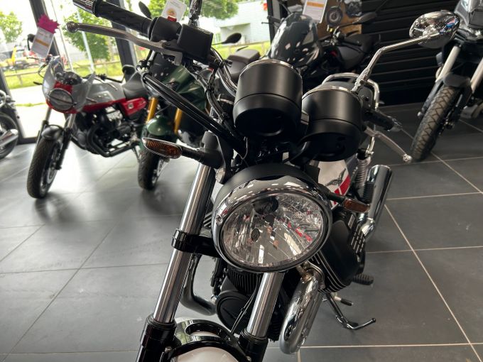 MOTO GUZZI V7 SPECIAL 4