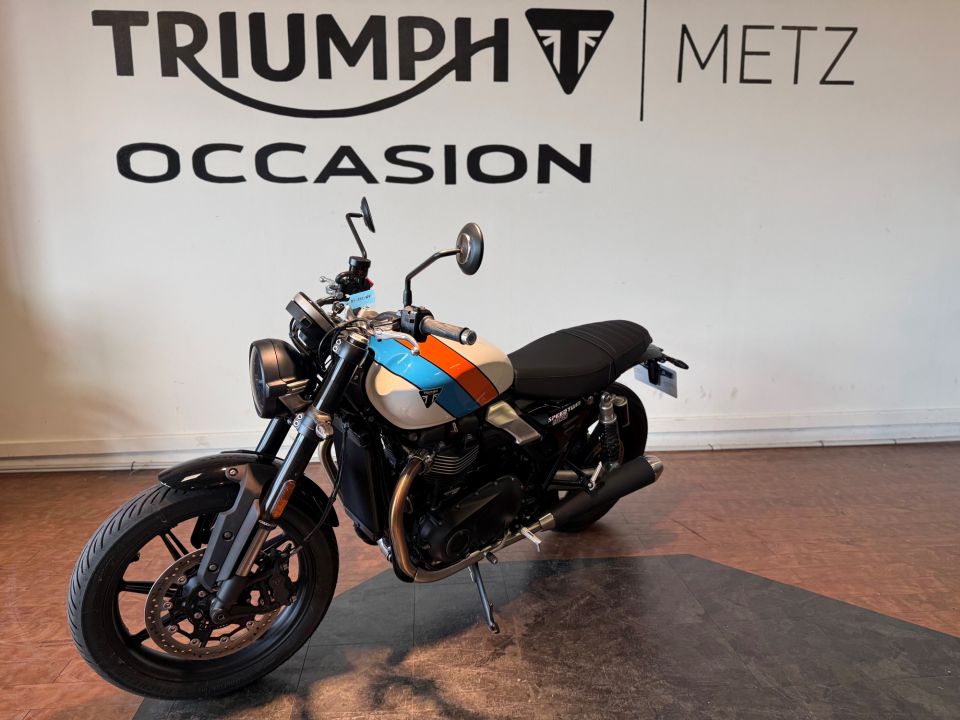 TRIUMPH SPEED TWIN 900 4