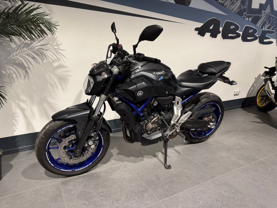 YAMAHA MT-07 (47.5CV) 4