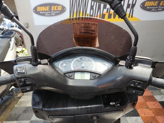 YAMAHA XMAX 125 4