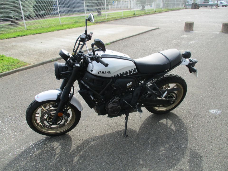YAMAHA XSR 700 LEGACY 4