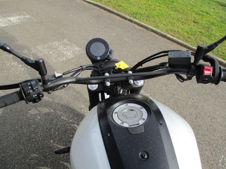 YAMAHA XSR 700 LEGACY 4