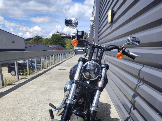 HARLEY-DAVIDSON DYNA STREET BOB 1690 4